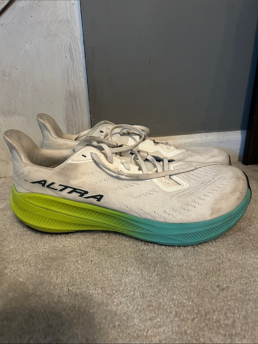 Altra Men’s Experience Flow 2 Running Shoes with Lime-to-Teal Gradient Midsole